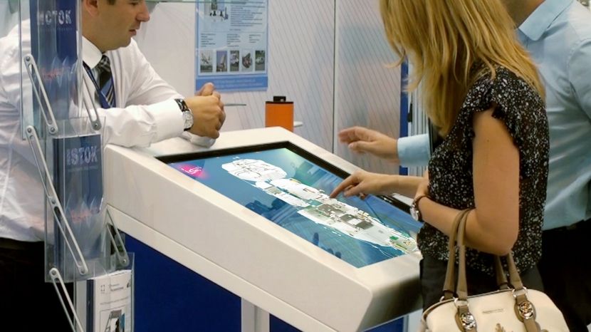 Ролик о многофункциональных СВЧ модулях на multi touch столе.